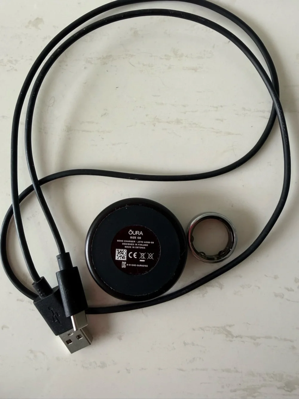 Oura ring- size 9 - 3rd gen horizon